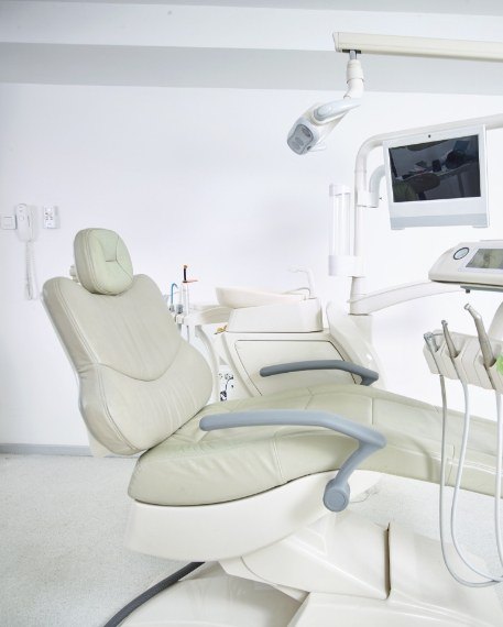 Dental treatment chair